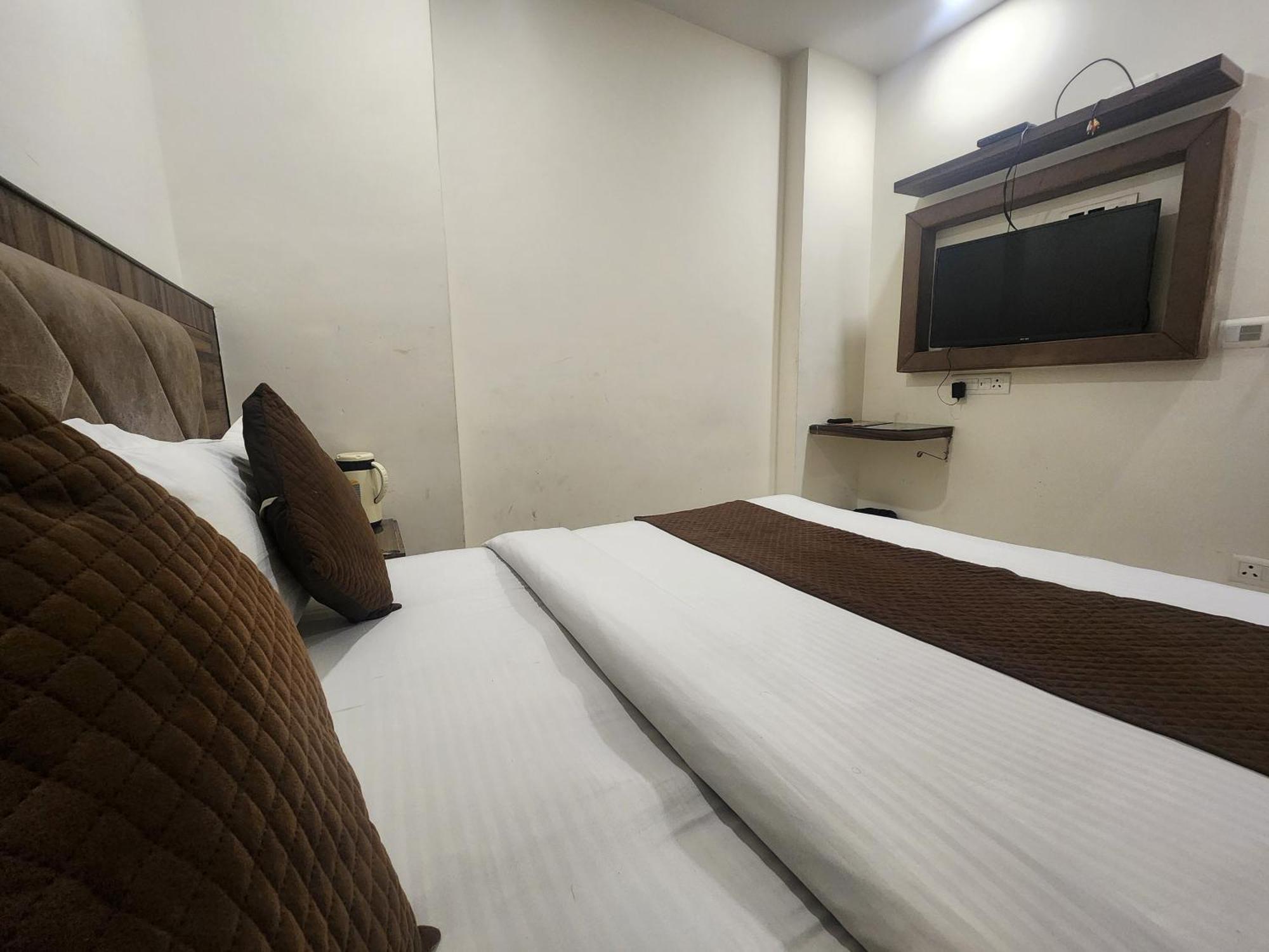 OYO 23603 Hotel Merry Gold New Delhi Eksteriør billede