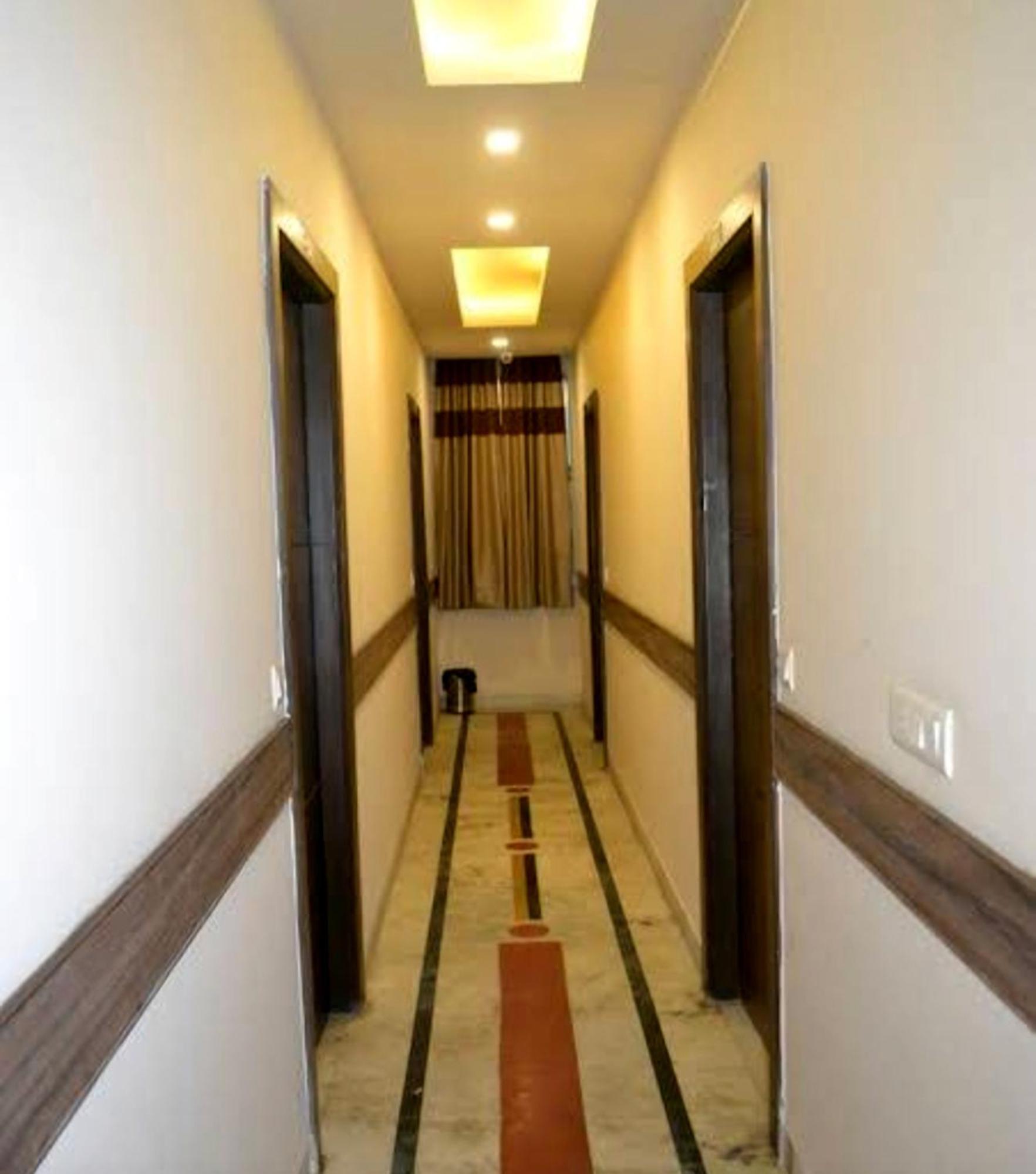 OYO 23603 Hotel Merry Gold New Delhi Eksteriør billede