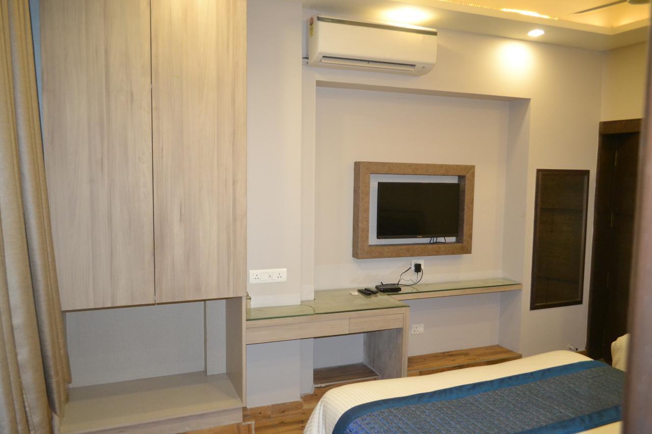 OYO 23603 Hotel Merry Gold New Delhi Eksteriør billede
